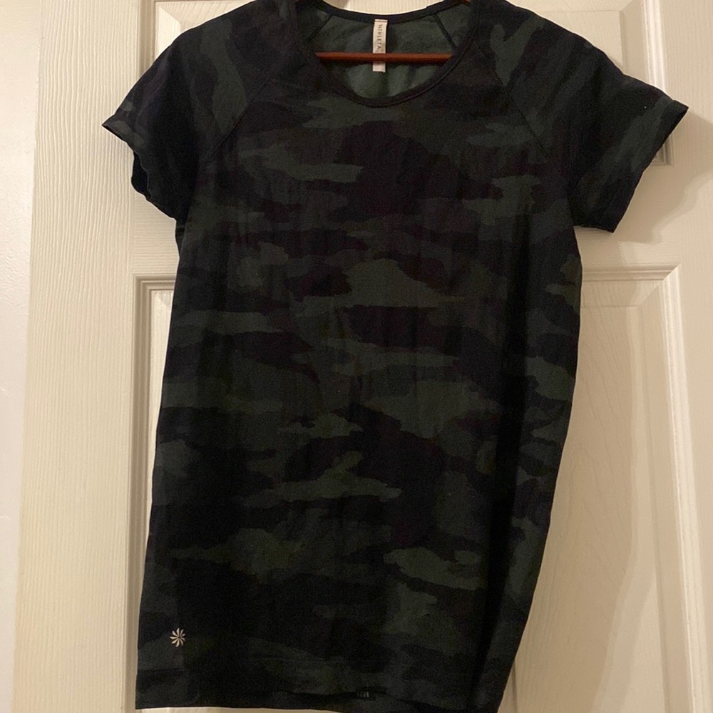 Athleta Camo short sleeve workout top
